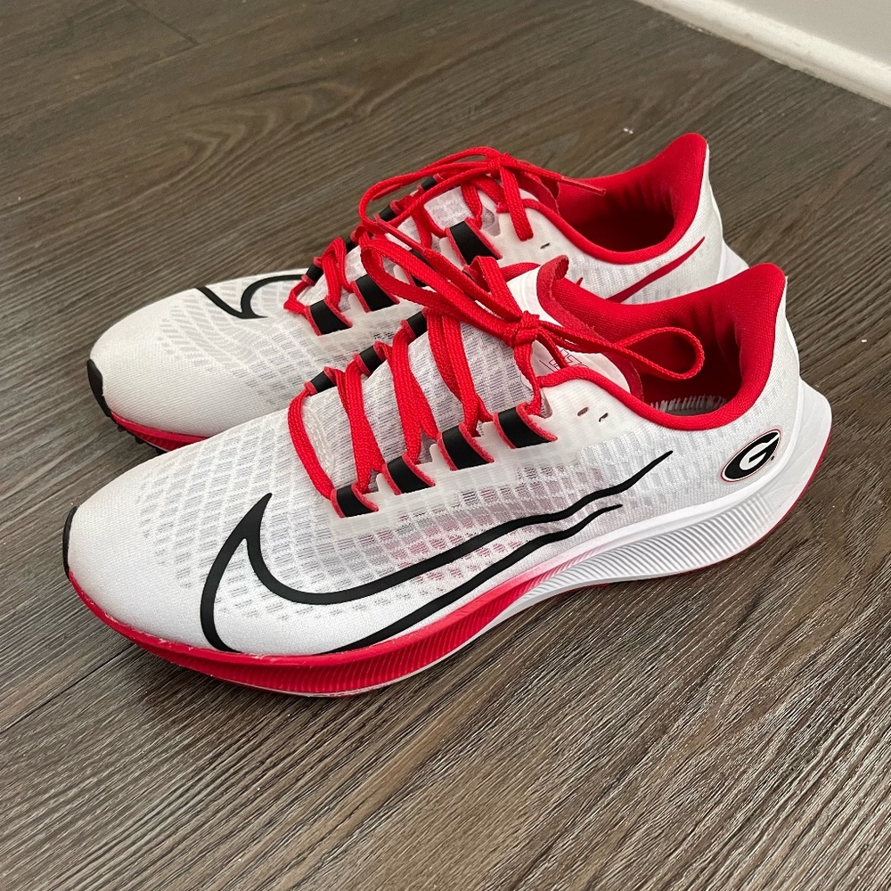 Nike Air Zoom Pegasus Georgia Bulldog Shoes | Women's 10.5 | Men's 9
